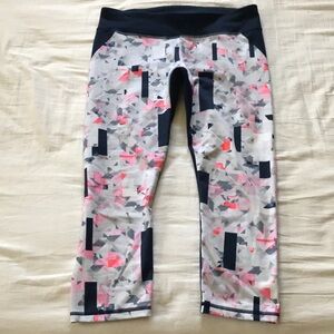 UNDER ARMOUR Blue White Grey Pink Crop Leggings Sz Large L